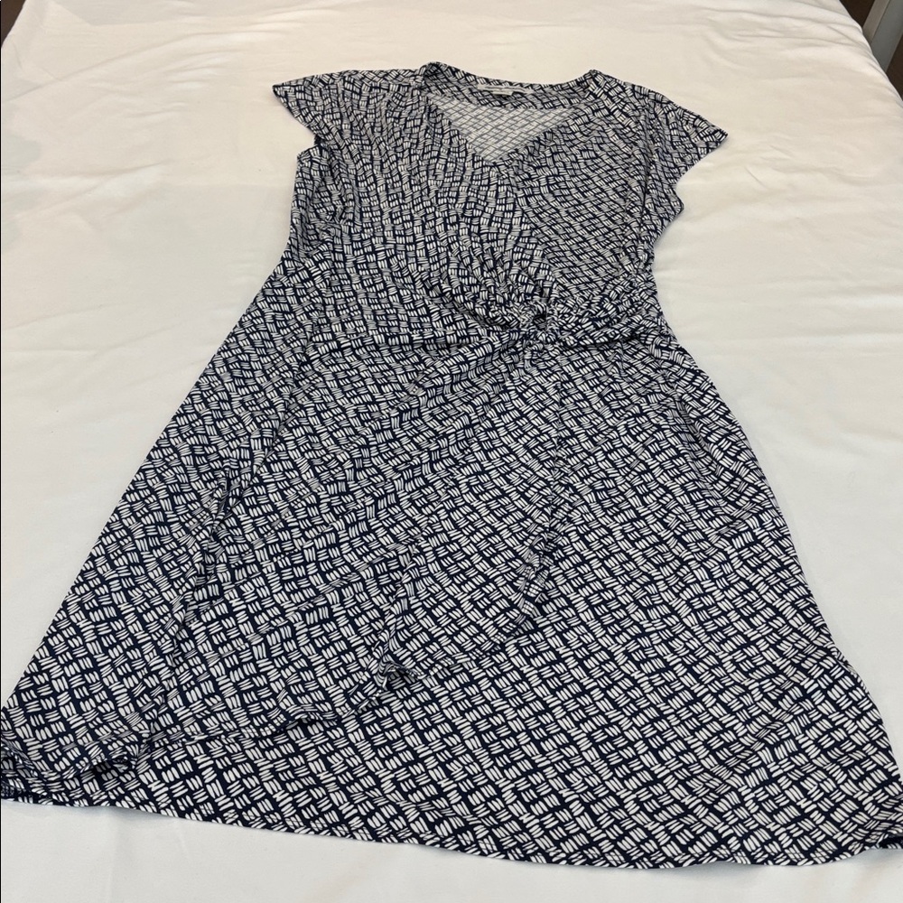 Tommy Bahama Women’s Navy & White Twist-Front Wrap Midi Dress. Size Medium - Picture 2 of 8